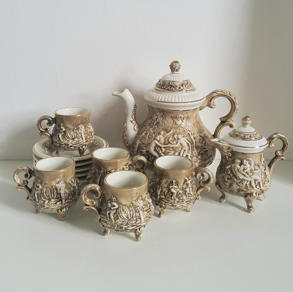 Vintage R. Capodimonte Porcelain Tea Pot set - Picture 2 of 6